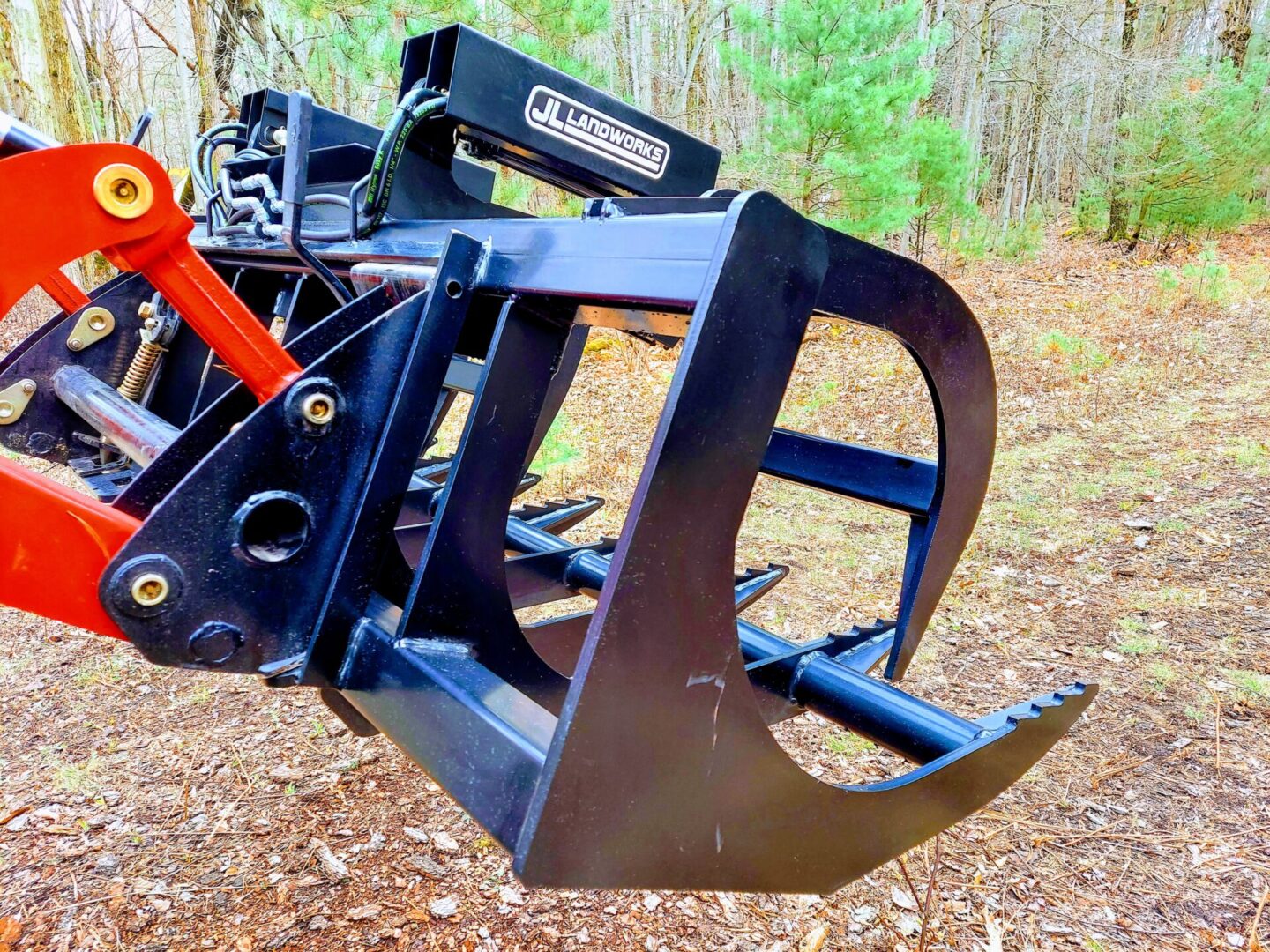 A close up of the back end of a grapple.